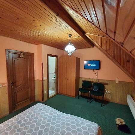 Затишок Villa Tysovets ภายนอก รูปภาพ