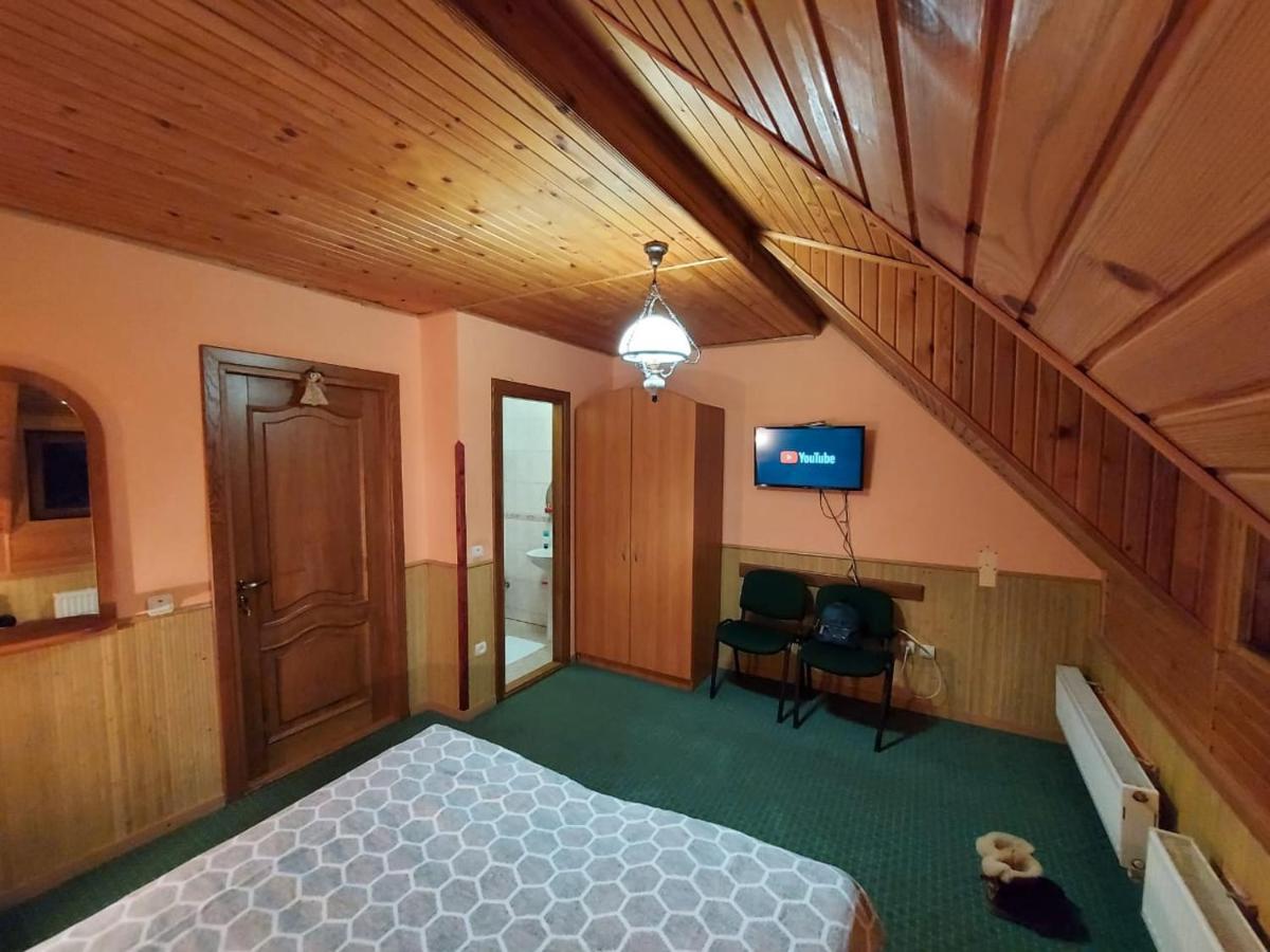 Затишок Villa Tysovets ภายนอก รูปภาพ
